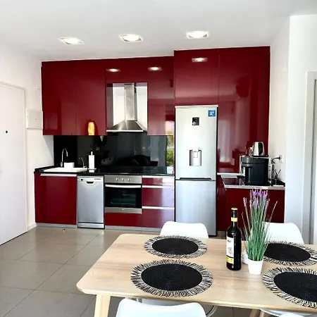 Luxury With Seaview Roof Near The